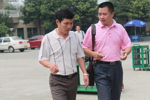 ��У�쵼�����Ƚ���ѧ����