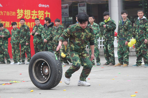 丰富多彩的校园生活