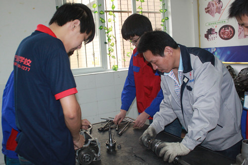 �Ĵ���ͨ��֤ѧ���г����ʵ�����ֻ���