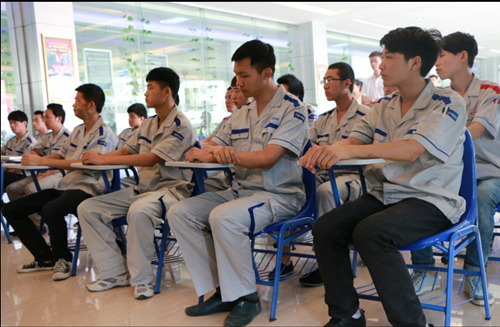 �Ĵ���ͨѧУ��Ƹ���ֳ�