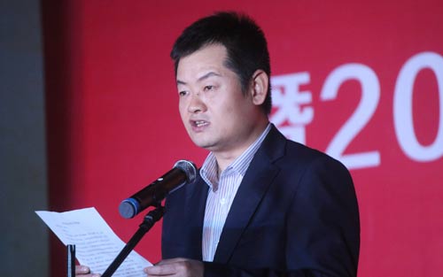 李校长为晚会致词