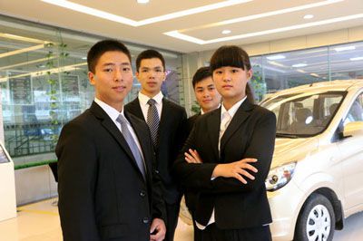 万通学子蓬勃朝气