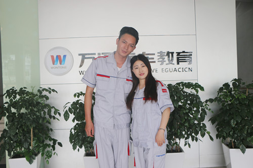 钱红强与田维梅夫妻俩合影