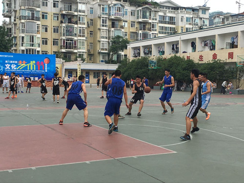 这是被围攻的节奏啊
