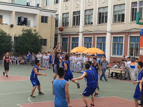 这起跳的姿势还真是醉人