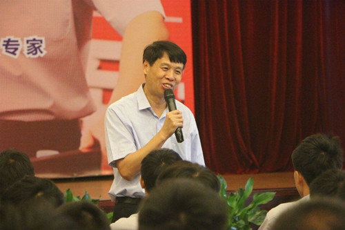 汽车维修工程师朱军