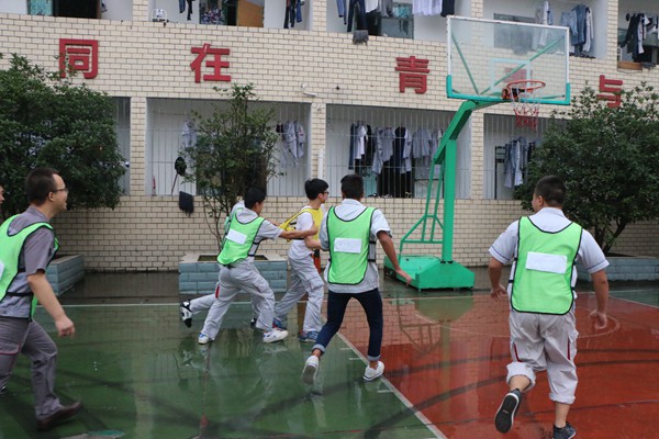 撕知名大战