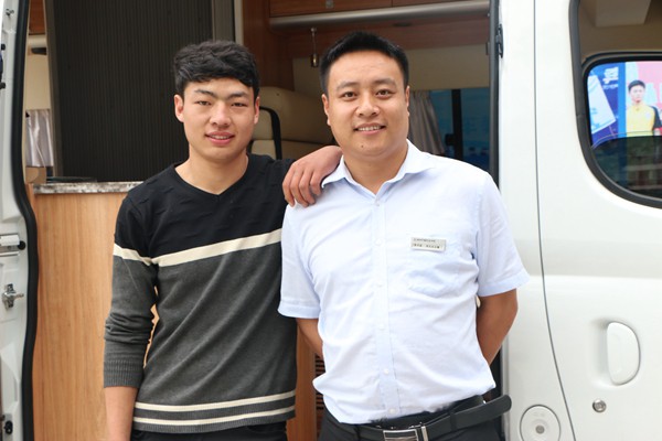 贾斯友发和成都万通袁老师