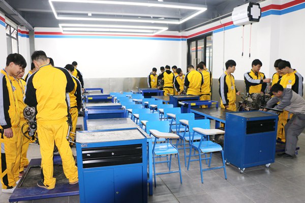中高考后来成都万通成为新型“汽车医生”