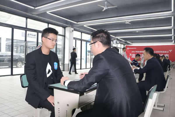 店长班人才选拔面试现场
