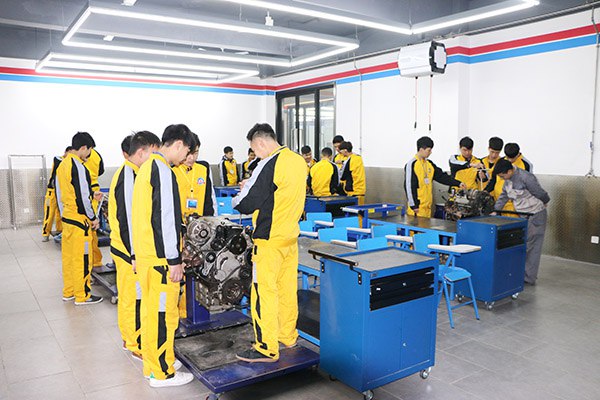 成都万通学子分组实训 练习专业技能
