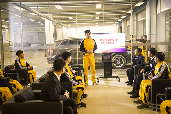 到成都万通学汽车 技术+学历双保障