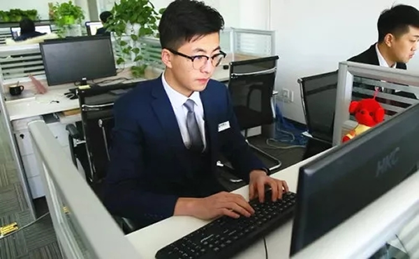 来万通学汽车 轻松应对就业压力